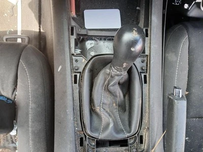 Used Manual Transmission Shifter Assembly fits: 2014 Chevrolet Camaro  Grade A Foto 1 de 4