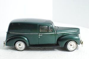 1940 Ford Sedan Delivery Green Metallic 1:24 Scale Diecast #68065
