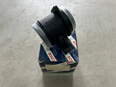1999-2003 Volvo C70/S60/S70/S80/V70 MAF Mass Air Flow Sensor Bosch 0280218108 - Image 1 of 4