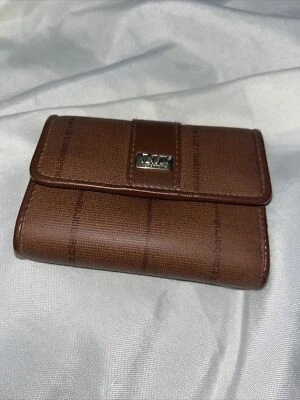 Cartera para mujer Liz Claiborne triple pliegue cierre a presión cuero marrón sin usar Foto 1 de 4