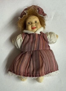 Vintage Ugly Girl Doll 5 3/4” Oliver Twist Porcelain Face Yarn Body - Picture 1 of 6