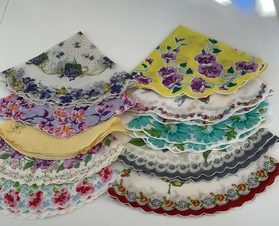 Lote De 10 Pañuelos De Colección Damas Borde Festoneado Redondo Florales EXCEPCIONALES Foto 1 de 4