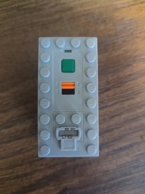 LEGO 88000 Power Functions: AAA Battery Box - Works - - Image 1 of 2