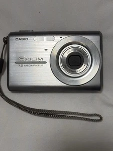 Casio Exilim EX-Z75 with 7.2 Mega Pixels 3x Optical Zoom Compact Digital camera - Picture 1 of 5