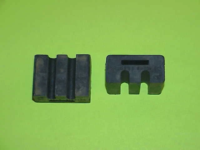 Aisladores de punta de escape Plymouth Dodge Chrysler 1970-1980 NOS MoPar Foto 1 de 1