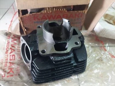 KAWASAKI B1 125 CC CILINDRO NUEVO ORIGINAL P/N 11005-016 NOS Foto 1 de 4