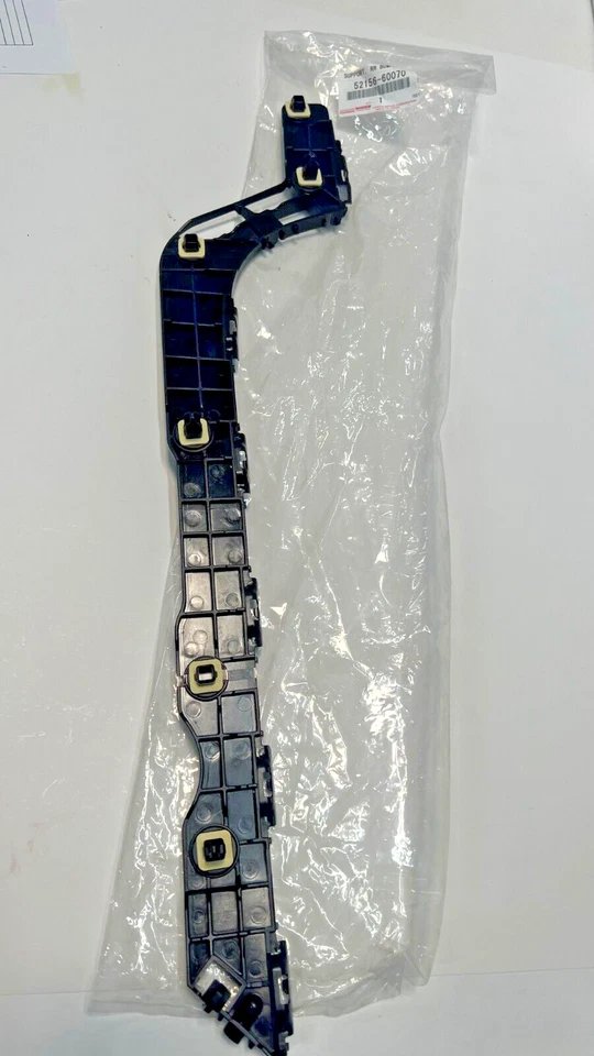 GENUINO LAND CRUISER (08-21) LX570 (08-13) 52156-60070 SOPORTE RR BOMMPR LADO IZQUIERDO Foto 1 de 1