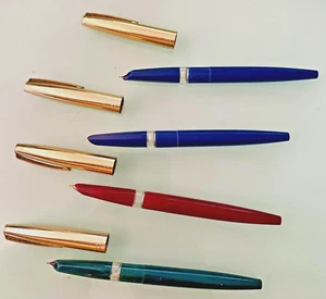 (4) RARA PLUMA ESTILOGRÁFICA FRANCESA LE MONDE DE COLECCIÓN, PLUMA DURADERA 1 NUEVA EN CAJA "F" DORADA c1955 g - Imagen 1 de 6