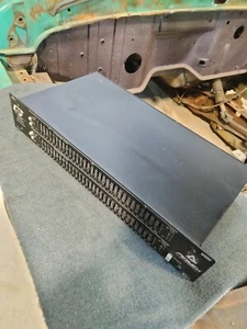 Peavey 2 Channel / Graphic Equalizer Q231 / Read Description - Picture 1 of 15
