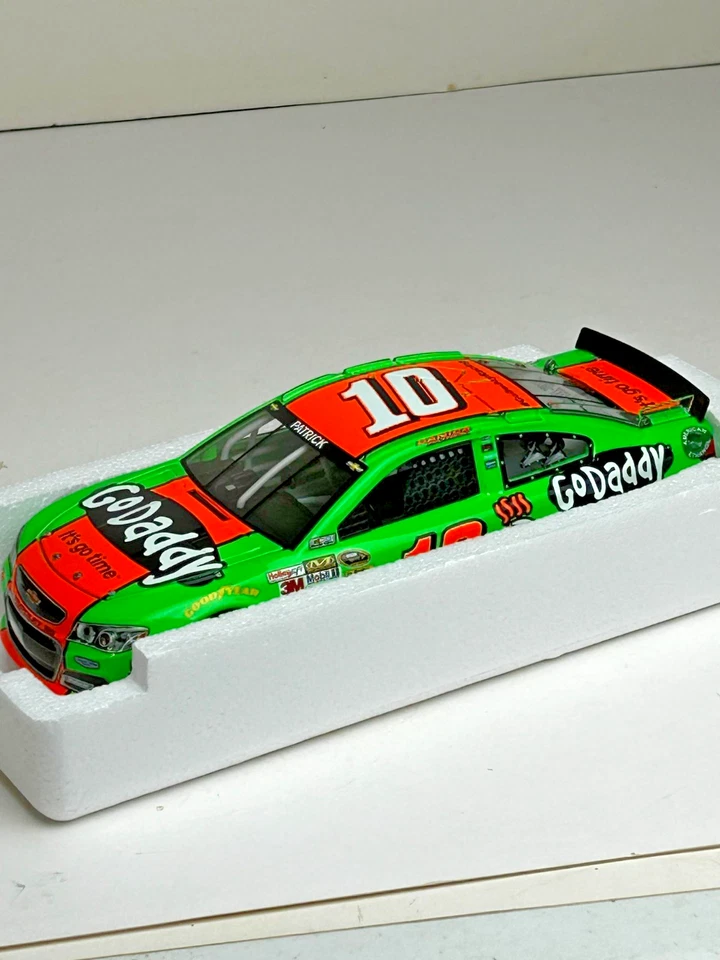 Lionel 1:24 Scale Danica Patrick 2014 Go Daddy Chevy SS with Box, 1 of 4010 - Image 1 of 4