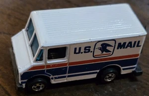 2⅝" Vintage 1:64 Hot Wheels 1976 Letter Getter Diecast White US Mail Truck USPS - Picture 1 of 9