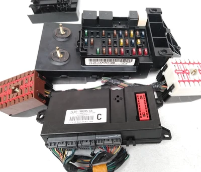 1L3T-14A067-BB Ford 2002 2003 F150 Fuse Box GEM 4X4 4wd YL34-14B205-CA OEM F109 - Image 1 of 4