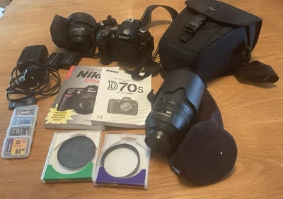 Nikon D70s DSLR Camera, Nikon 18-70mm and 70-300mm zoom lenses, and accessories - Image 1 of 4