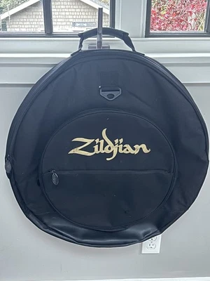Zildjian Deluxe Cymbal Bag 24” 4 Interior Slips And Exterior Pocket backpack - Image 1 of 4