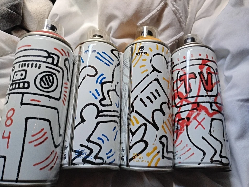 JUEGO DE LATAS DE PINTURA EN AEROSOL DE 4 COLORES KEITH HARING Montana Colors latas de pintura en aerosol 2018 Foto 1 de 3