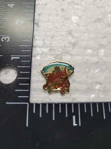 MIMIS CAFE HAT LAPEL PIN PIN BACK USED (E0456) - Picture 1 of 3