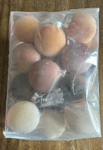Palline di velluto floccate ornamenti marroni neutri 24 pezzi decorazioni albero di Natale - Foto 1 di 7