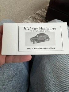 Nuevo de Lote Antiguo - Highway Miniatures escala HO - FORD SEDÁN ESTÁNDAR V8 1940 - 360-225 - Imagen 1 de 3