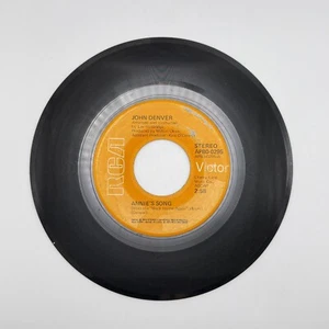 John Denver - Annie's Song / Cool An' Green An' Shady - 1974 RCA Records - VG - Picture 1 of 2