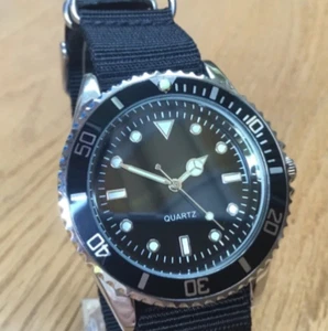 Divers style quartz watch. Sterile dial. Black with a nato military strap. dive - Picture 1 of 8
