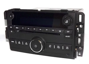 Radio para camioneta Chevy Suburban 2500 2008 - Reproductor de CD AMFM con entrada auxiliar desbloqueado - Imagen 1 de 5