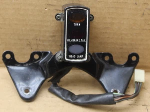 YAMAHA XS1100 79-1981 SPEEDO / TACHOMETER INDICATOR BRACKET OEM 3J6-83519-00-00 - Picture 1 of 9