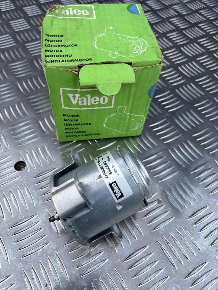 moteur ventilateur de refroidissement Renault clio 2 - Kangoo - Valeo  698302 - Photo 1/4