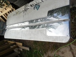 Cadillac Eldorado 1981 1983 1985 Rocker Trim 2 orificios para tornillos usados OEM OEM - Imagen 1 de 24