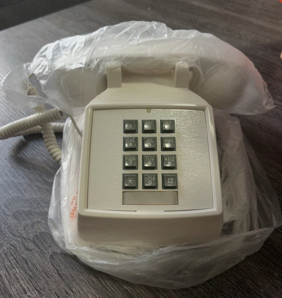 Стол Cortelco 250015-VBA-20M с объемом БЕЛЫЙ ITT-2500-V-WH от Cortelco - Изображение 1 из 1