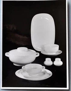 Willi Moegle Bodegón fotografía gatillo de gelatina de plata Arzberg 2020 servicio - Imagen 1 de 2