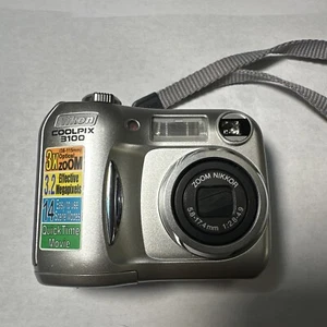 NIKON COOLPIX 3100 3.2mp 3x OPTICAL ZOOM DIGITAL CAMERA For Parts - Picture 1 of 6