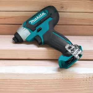 Makita DT03 12V CXT Litio-Ion 1/4" Inalámbrico Velocidad Variable Impacto Herramienta - Imagen 1 de 7