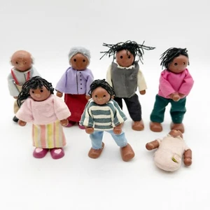 Lote 7 muñecas posables afroamericanas familia casa de muñecas de madera KidKraft negras - Imagen 1 de 4