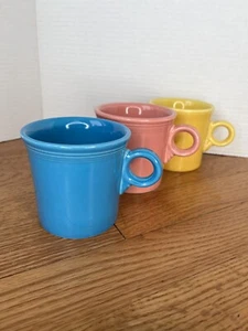 3 Fiestaware Kaffeetassen Tassen Fiesta Homer Laughlin HLC Vintage gelb rosa blau - Bild 1 von 12