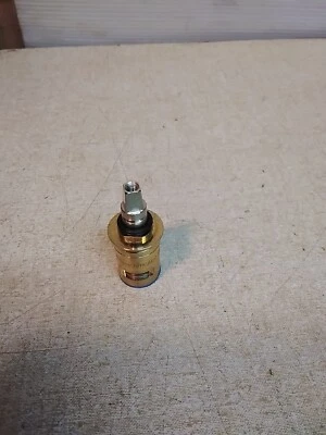 Chicago Faucets Ceremic Quaturn Cold RH T0213