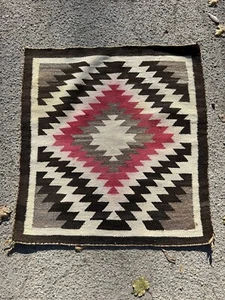 Alfombra Navajo Vintage Años 40 35”x38” Diseño Geométrico - Imagen 1 de 9