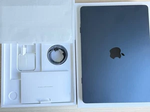 Apple MacBook Air 13" (M2, 2022) - 8 GB RAM / 512GB SSD - Midnight - Doskonały stan - Zdjęcie 1 z 8