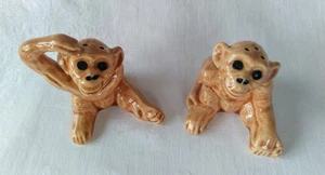 Juego de 2 tapones de corcho vintage Little Monkeys chimpancés sal pimienta Japón - Imagen 1 de 15