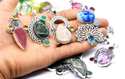 5 Pz Mix Pietre Preziose Etniche Pendenti Fatti A Mano Lotto Mix A125 - Immagine 1 di 4