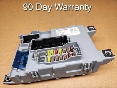 Módulo de control de carrocería de caja de fusibles interior FIAT 500 12-17 BCM parte # 68184343AD Foto 1 de 4