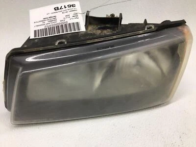 06 CHEVY SILVERADO 1500 Left Driver Headlight Cloudy - Image 1 of 2