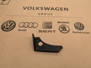 Audi TT 8N left rear light/bumper trim cover GENUINE ORIGINAL 8N0807533 - Picture 1 of 5