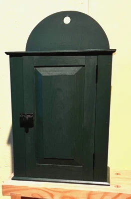 Shaker-style raised panel hanging cabinet, pine, painted green - Image 1 of 4