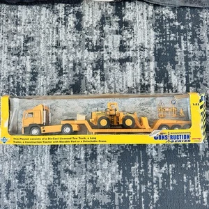New Ray 1:32 Truck Lorry Low Loader Trailer & Loader Suit Britains Layout - Picture 1 of 3