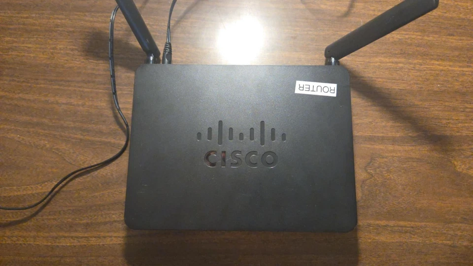 Router VPN inalámbrico Cisco RV160W AC - antena doble - puertos Gigabit - probado Foto 1 de 3