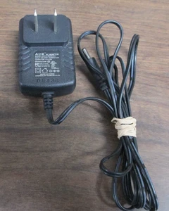 I.T.E. Power Supply / AOK AC Adapter 12V 0.3A / AKO1G-1200030u - Picture 1 of 3
