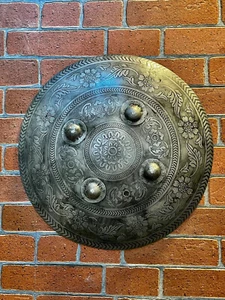 New Medieval Islamic Shield Embossed Indo Persian Shield Arabic Inscription - Picture 1 of 3