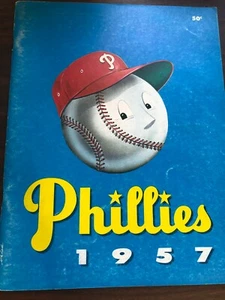 MLB BASEBALL PHILLIES YEARBOOK PROGRAM 1957 EXCELLENT CONDITION - Picture 1 of 4