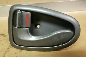 2002 HYUNDAI ACCENT FRONT DRIVERS INTERIOR DOOR HANDLE - Picture 1 of 3