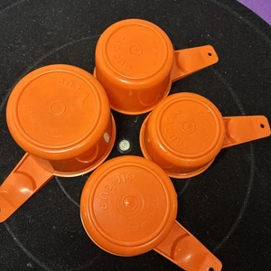 Set Vintage Tupperware Messbecher Ernte orange stapelbar 4 Stück - Bild 1 von 7